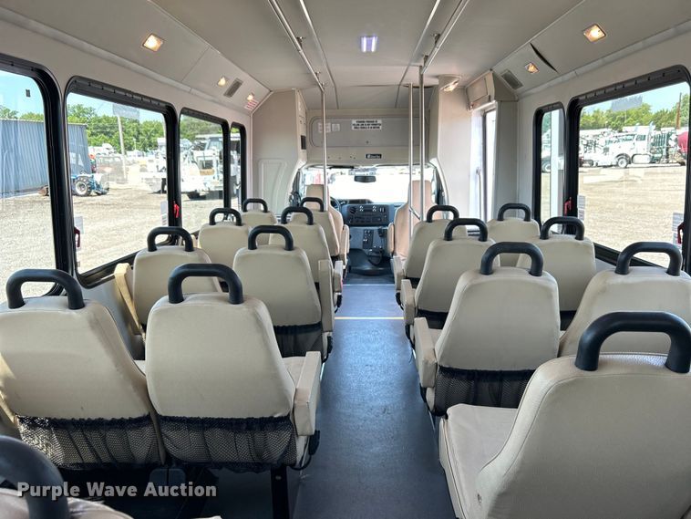 image for item EG0781 2012 Ford E450 Super Duty shuttle bus