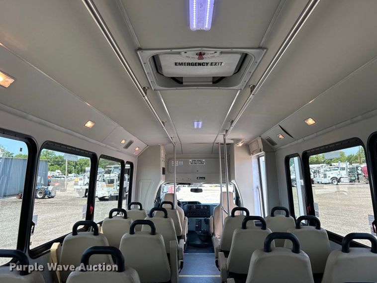 image for item EG0781 2012 Ford E450 Super Duty shuttle bus