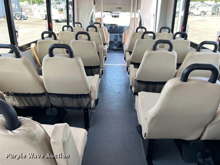 image for item EG0781 2012 Ford E450 Super Duty shuttle bus