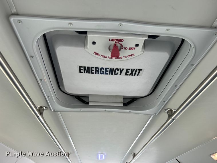 image for item EG0781 2012 Ford E450 Super Duty shuttle bus