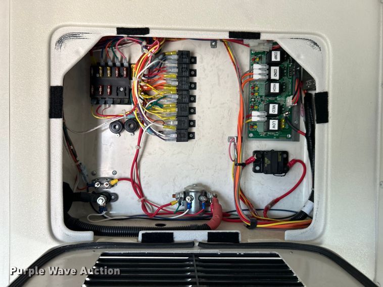 image for item EG0781 2012 Ford E450 Super Duty shuttle bus