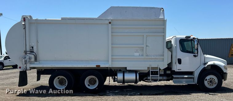 image for item EG0794 2004 Freightliner  Business Class M2 refuse truck