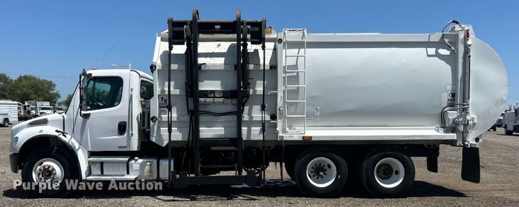 image for item EG0794 2004 Freightliner  Business Class M2 refuse truck