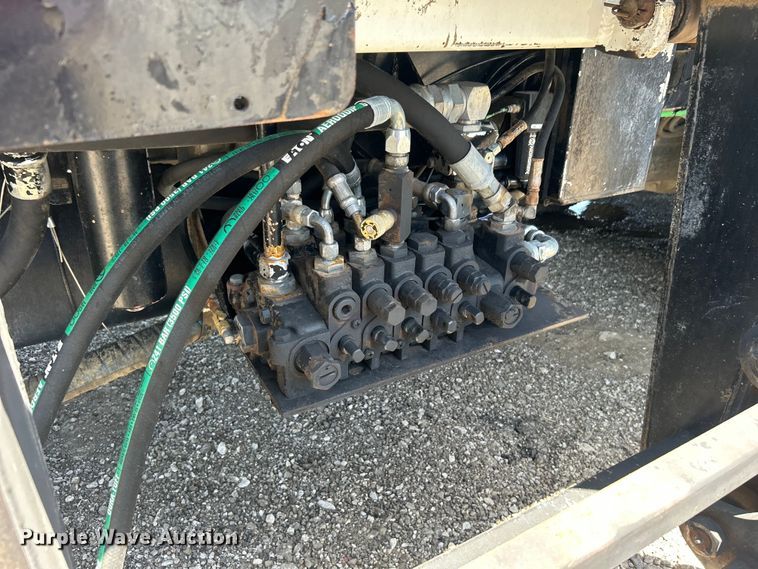 image for item EG0794 2004 Freightliner  Business Class M2 refuse truck