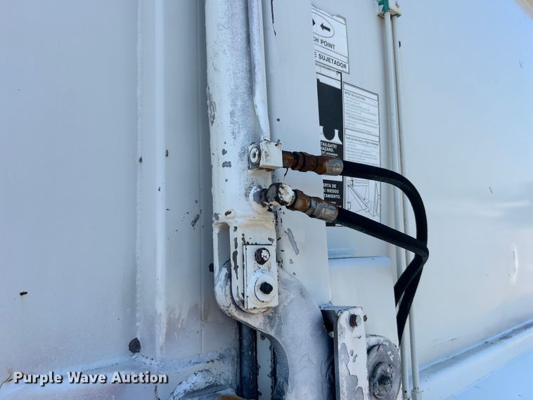 image for item EG0794 2004 Freightliner  Business Class M2 refuse truck