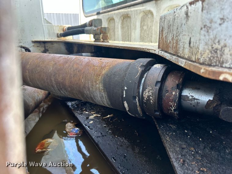 image for item EG0794 2004 Freightliner  Business Class M2 refuse truck