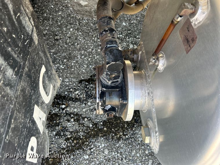 image for item EG0794 2004 Freightliner  Business Class M2 refuse truck