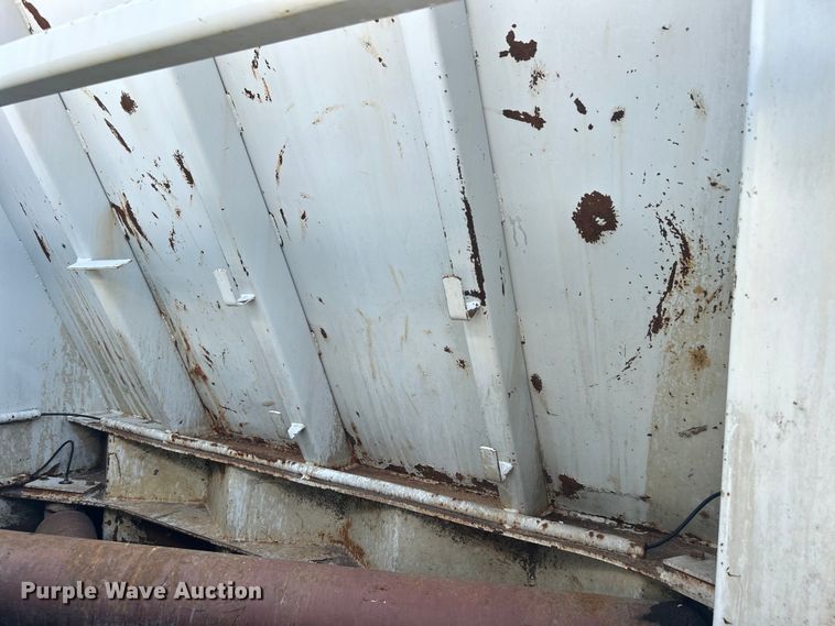 image for item EG0794 2004 Freightliner  Business Class M2 refuse truck