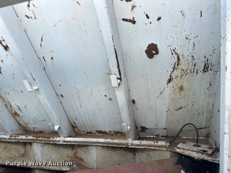 image for item EG0794 2004 Freightliner  Business Class M2 refuse truck