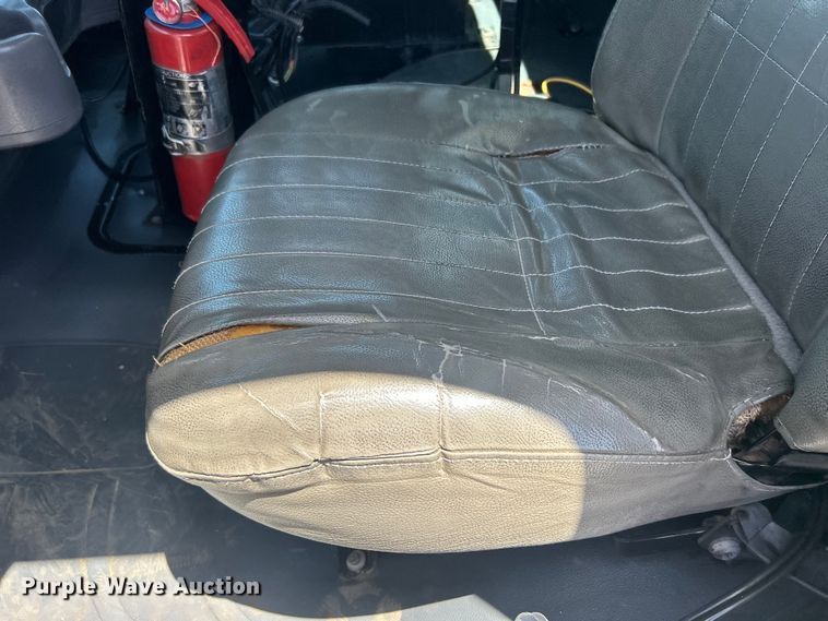 image for item EG0794 2004 Freightliner  Business Class M2 refuse truck