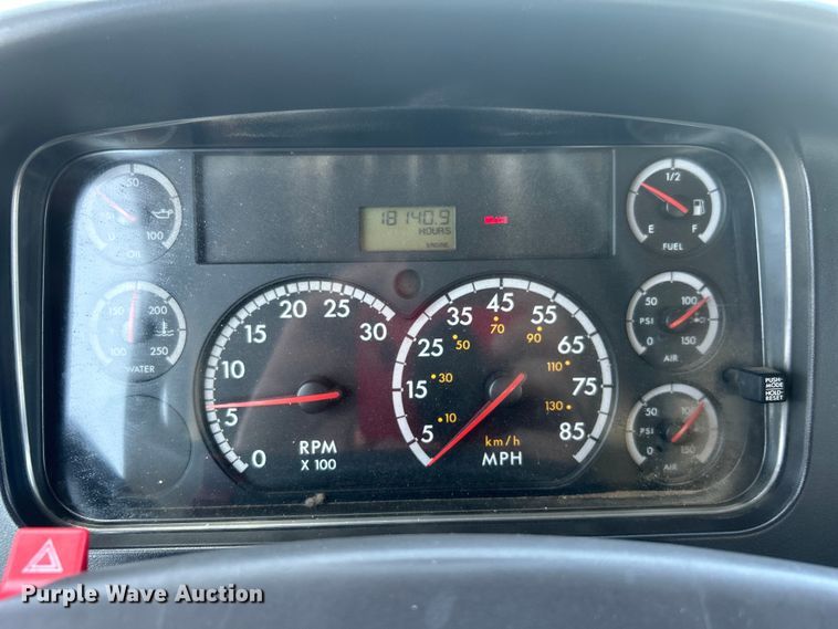 image for item EG0794 2004 Freightliner  Business Class M2 refuse truck