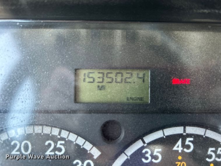 image for item EG0794 2004 Freightliner  Business Class M2 refuse truck