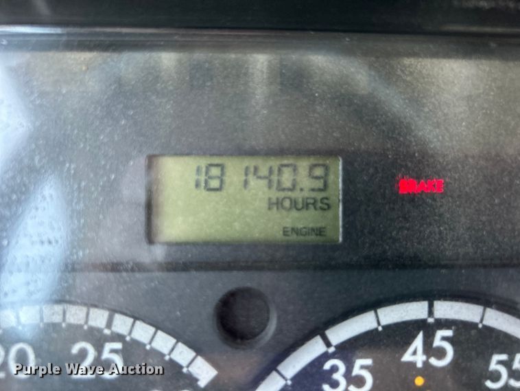 image for item EG0794 2004 Freightliner  Business Class M2 refuse truck