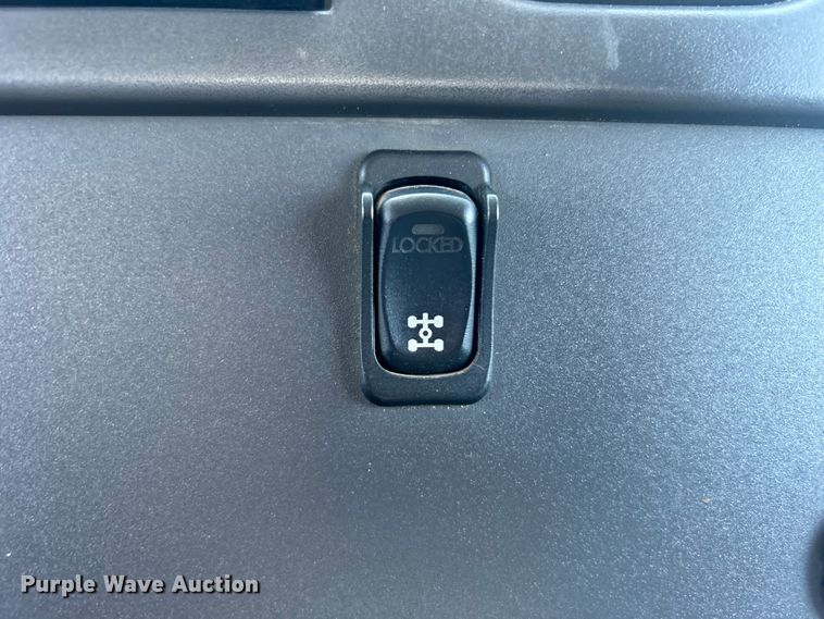 image for item EG0794 2004 Freightliner  Business Class M2 refuse truck