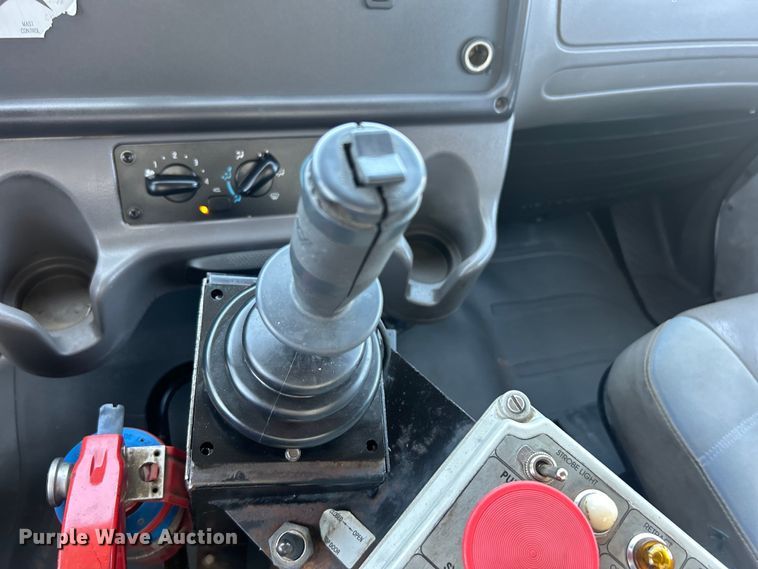 image for item EG0794 2004 Freightliner  Business Class M2 refuse truck