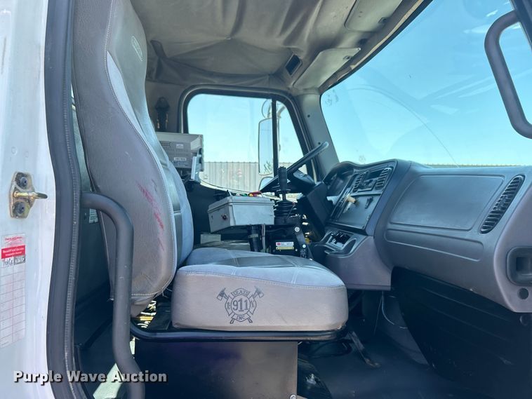 image for item EG0794 2004 Freightliner  Business Class M2 refuse truck