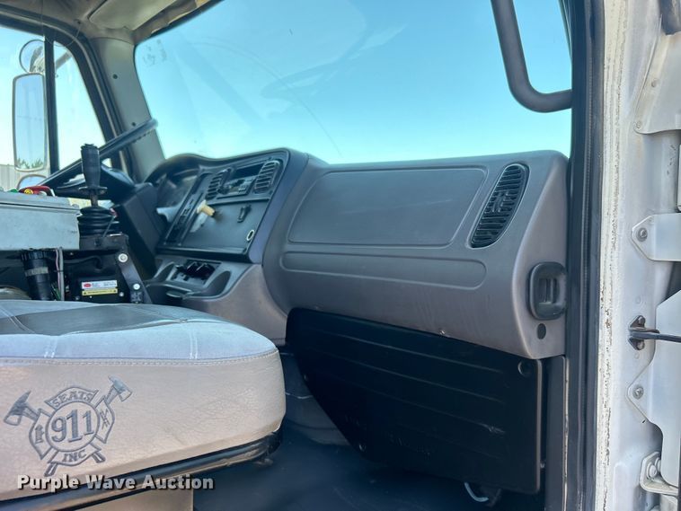 image for item EG0794 2004 Freightliner  Business Class M2 refuse truck