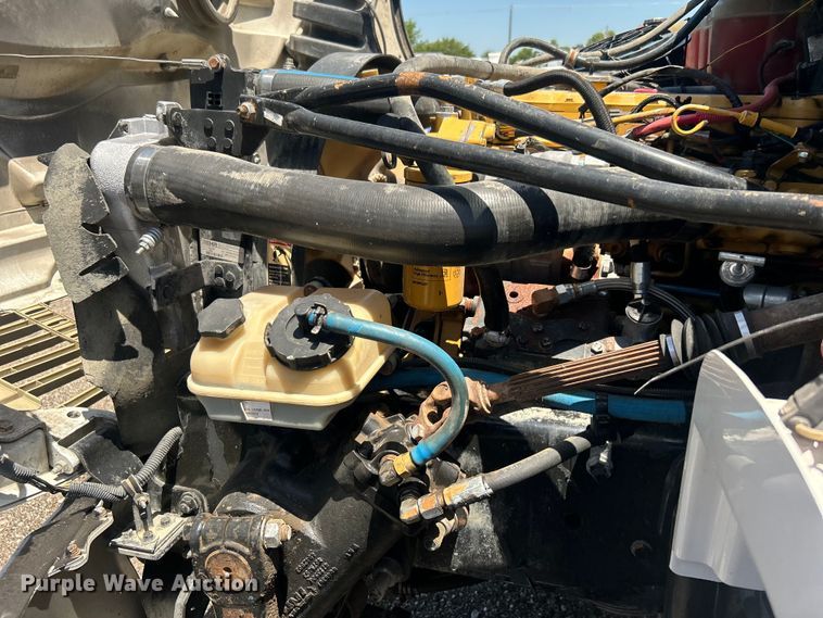 image for item EG0794 2004 Freightliner  Business Class M2 refuse truck