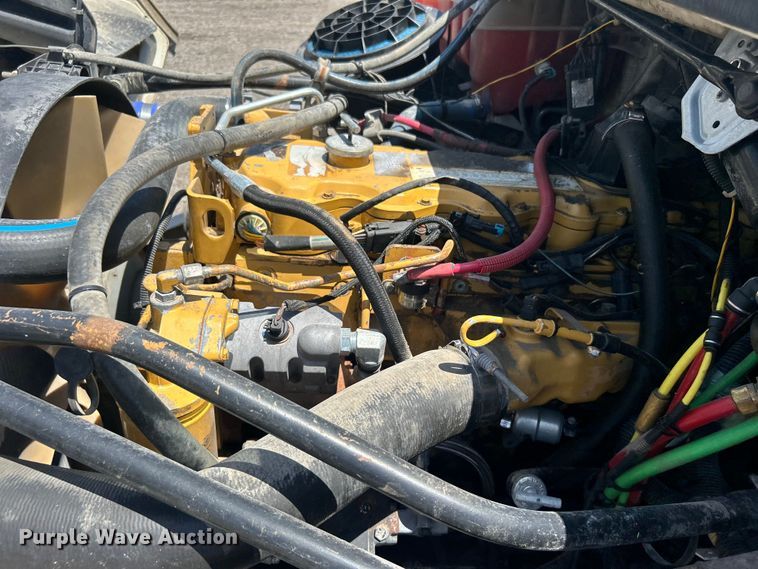 image for item EG0794 2004 Freightliner  Business Class M2 refuse truck