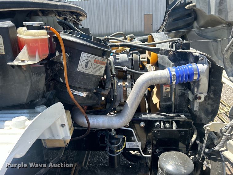 image for item EG0794 2004 Freightliner  Business Class M2 refuse truck