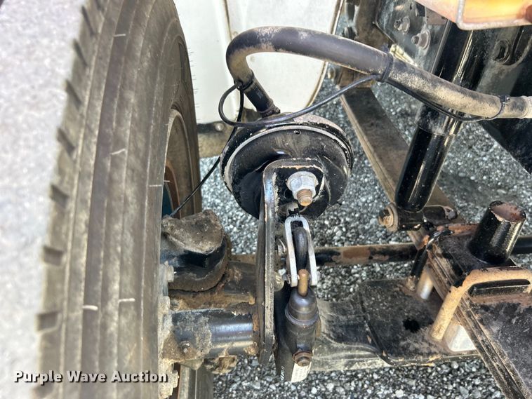 image for item EG0794 2004 Freightliner  Business Class M2 refuse truck