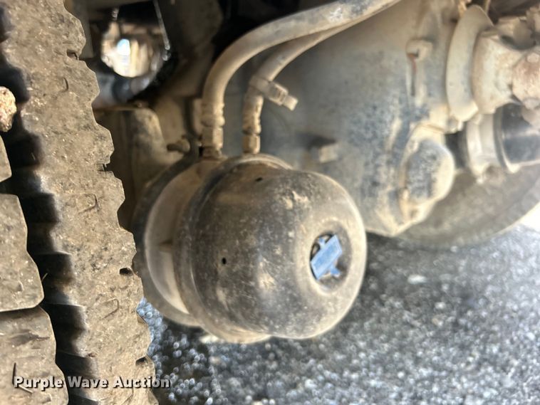 image for item EG0794 2004 Freightliner  Business Class M2 refuse truck