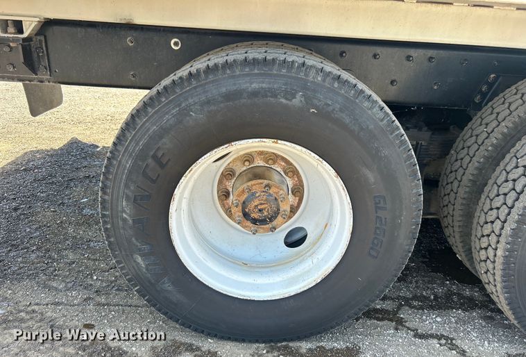 image for item EG0794 2004 Freightliner  Business Class M2 refuse truck