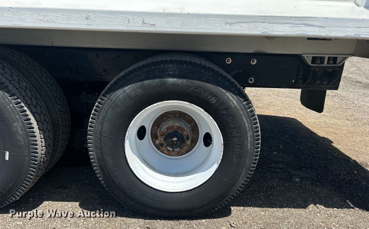 image for item EG0794 2004 Freightliner  Business Class M2 refuse truck