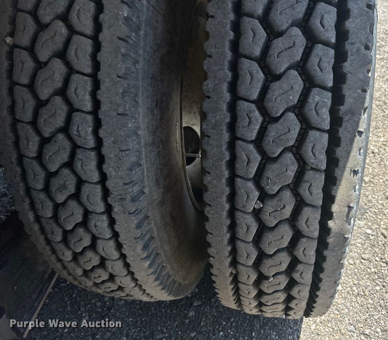 image for item EG0794 2004 Freightliner  Business Class M2 refuse truck