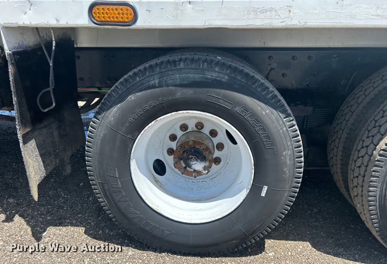 image for item EG0794 2004 Freightliner  Business Class M2 refuse truck