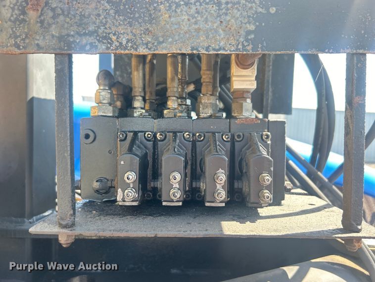 image for item EG0798 2006 New Holland TS115A tractor