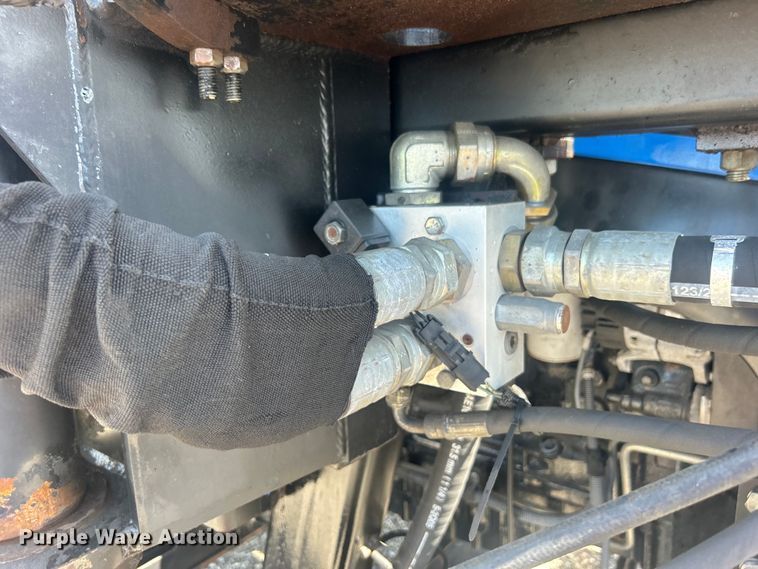 image for item EG0798 2006 New Holland TS115A tractor