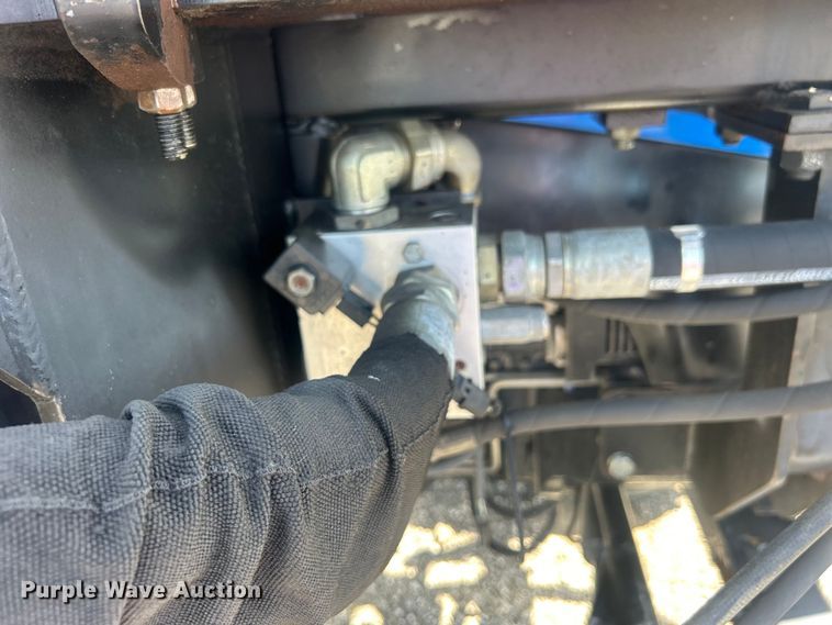 image for item EG0798 2006 New Holland TS115A tractor