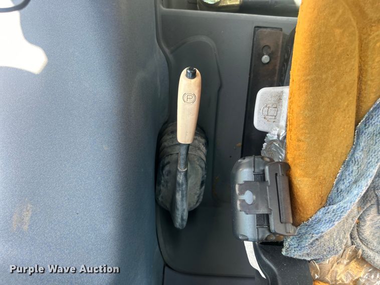 image for item EG0798 2006 New Holland TS115A tractor