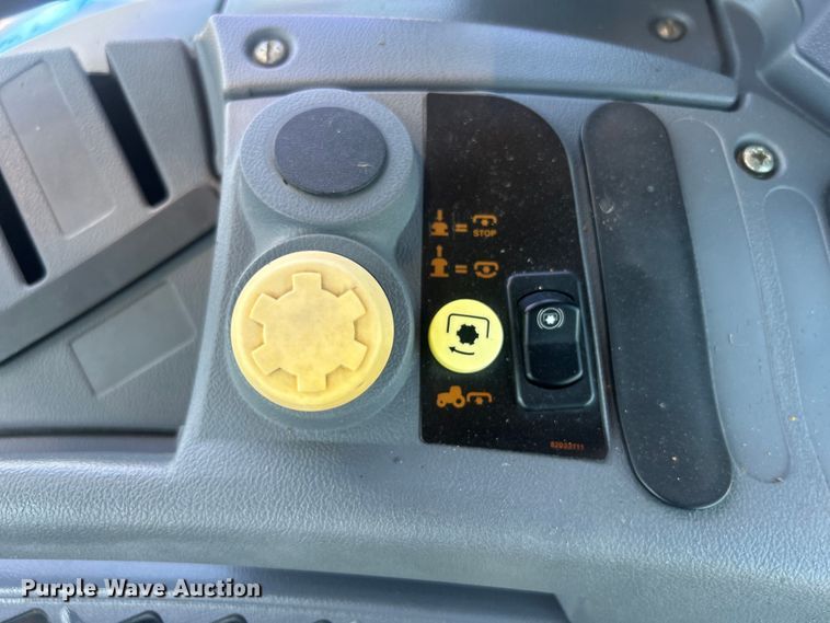 image for item EG0798 2006 New Holland TS115A tractor