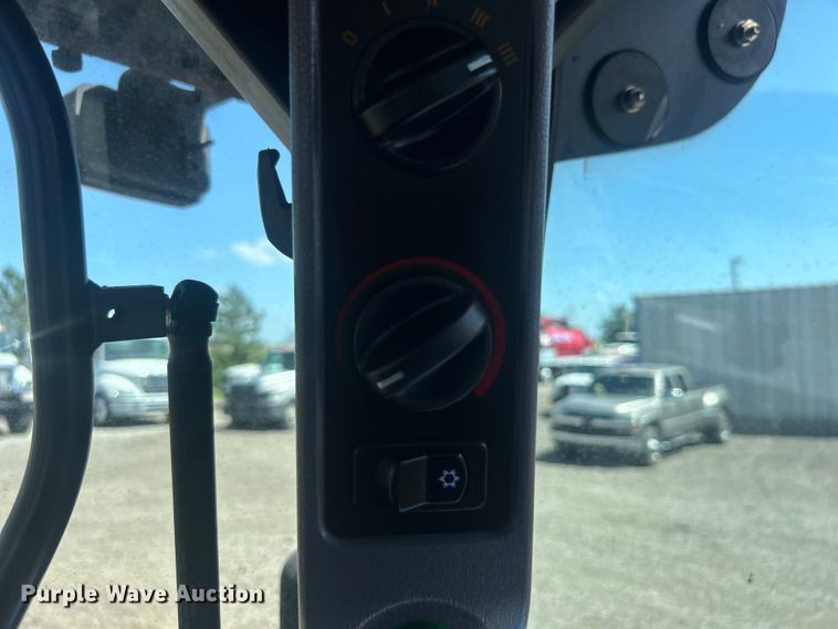 image for item EG0798 2006 New Holland TS115A tractor