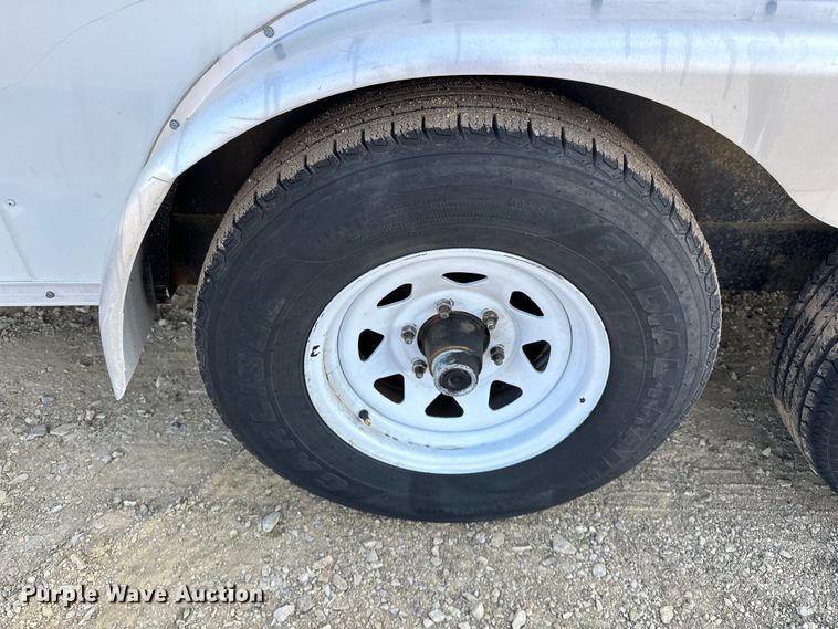 image for item EG1487 2015 Horton Vans HY716TA enclosed cargo trailer