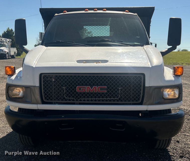 image for item EG1565 2003 GMC C5500 flatbed truck