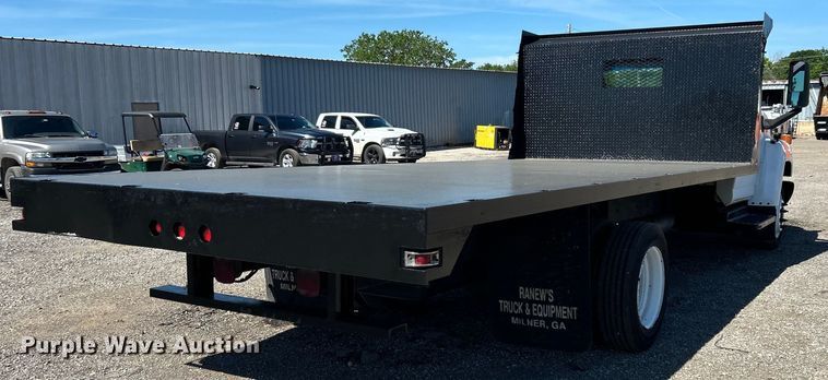 image for item EG1565 2003 GMC C5500 flatbed truck