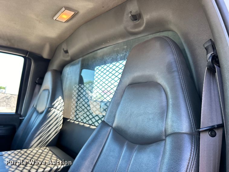 image for item EG1565 2003 GMC C5500 flatbed truck