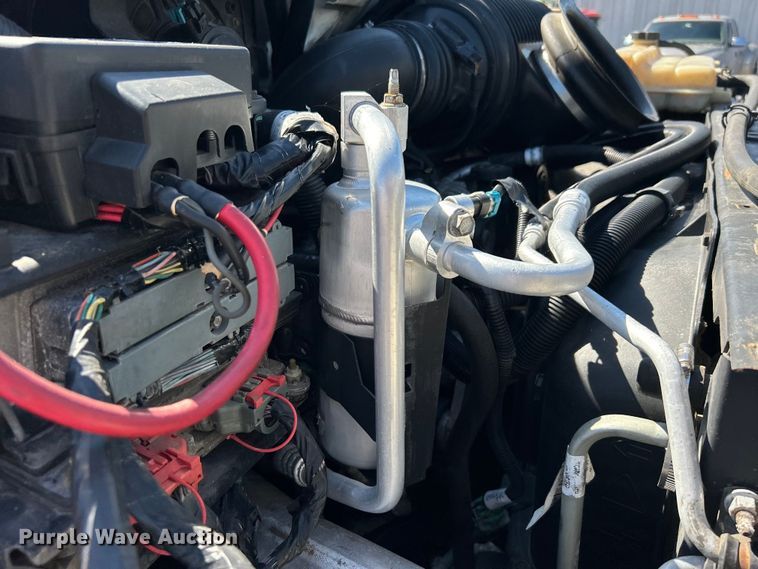 image for item EG1565 2003 GMC C5500 flatbed truck