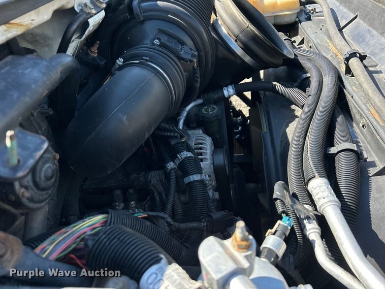 image for item EG1565 2003 GMC C5500 flatbed truck