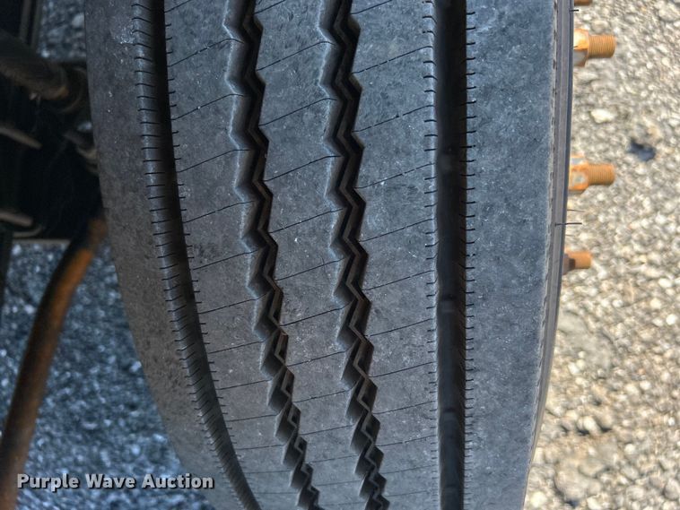 image for item EG1565 2003 GMC C5500 flatbed truck