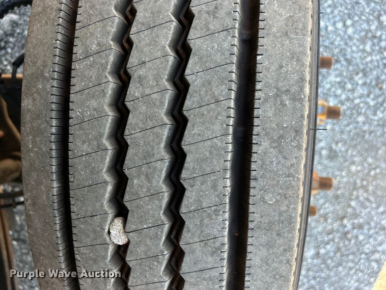 image for item EG1565 2003 GMC C5500 flatbed truck