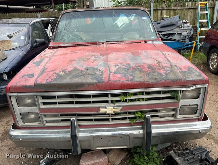 image for item EH3989 1986 Chevrolet   C10 pickup truck