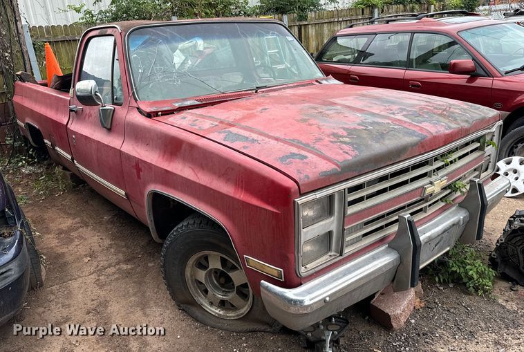 image for item EH3989 1986 Chevrolet   C10 pickup truck