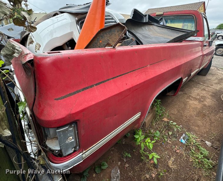 image for item EH3989 1986 Chevrolet   C10 pickup truck