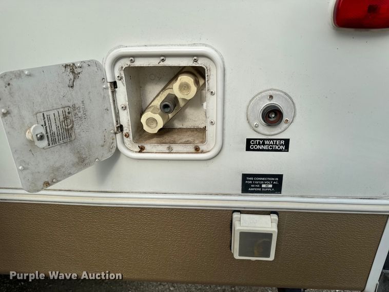 image for item EH4335 2007 Dutchman Denali camper