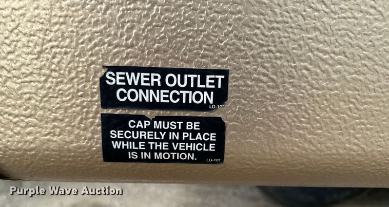 image for item EH4335 2007 Dutchman Denali camper