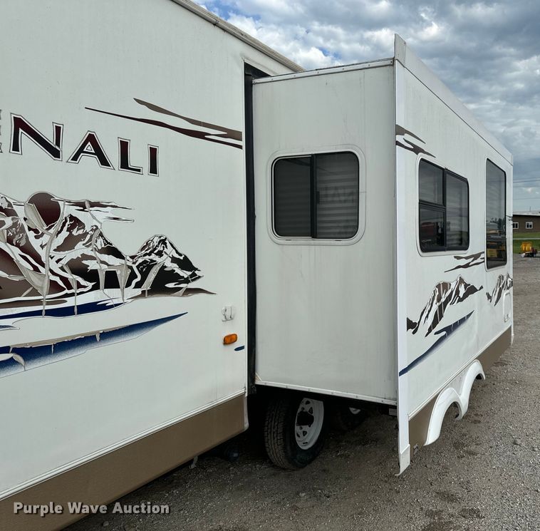 image for item EH4335 2007 Dutchman Denali camper